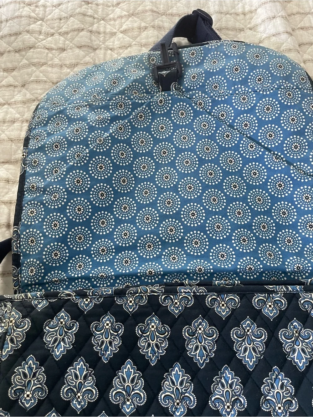 Vera Bradley Quilted Navy Paisley-Accent Messenger Computer Laptop Bag.